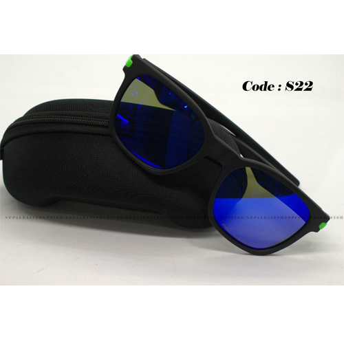Men's Flat Sunglasses With Green Frame texture